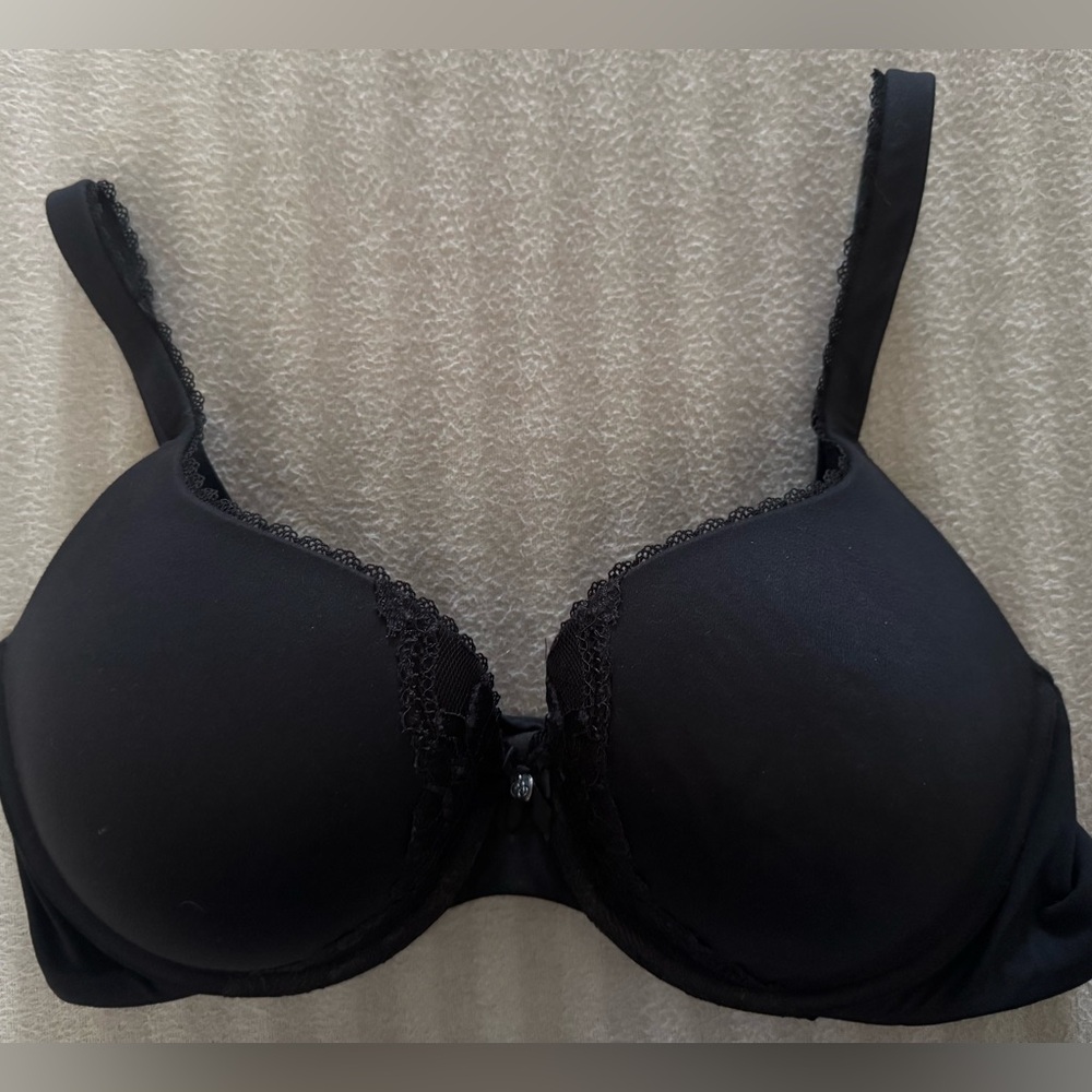 Victoria Secret / Underwire/Body /Lace Full Coverage /Blk -Hooks in Back /Sz.38D